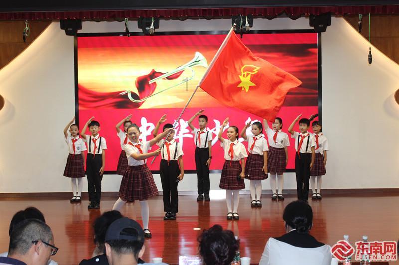 你觉得宠物是否应该被批准进入公共场所？游戏画面